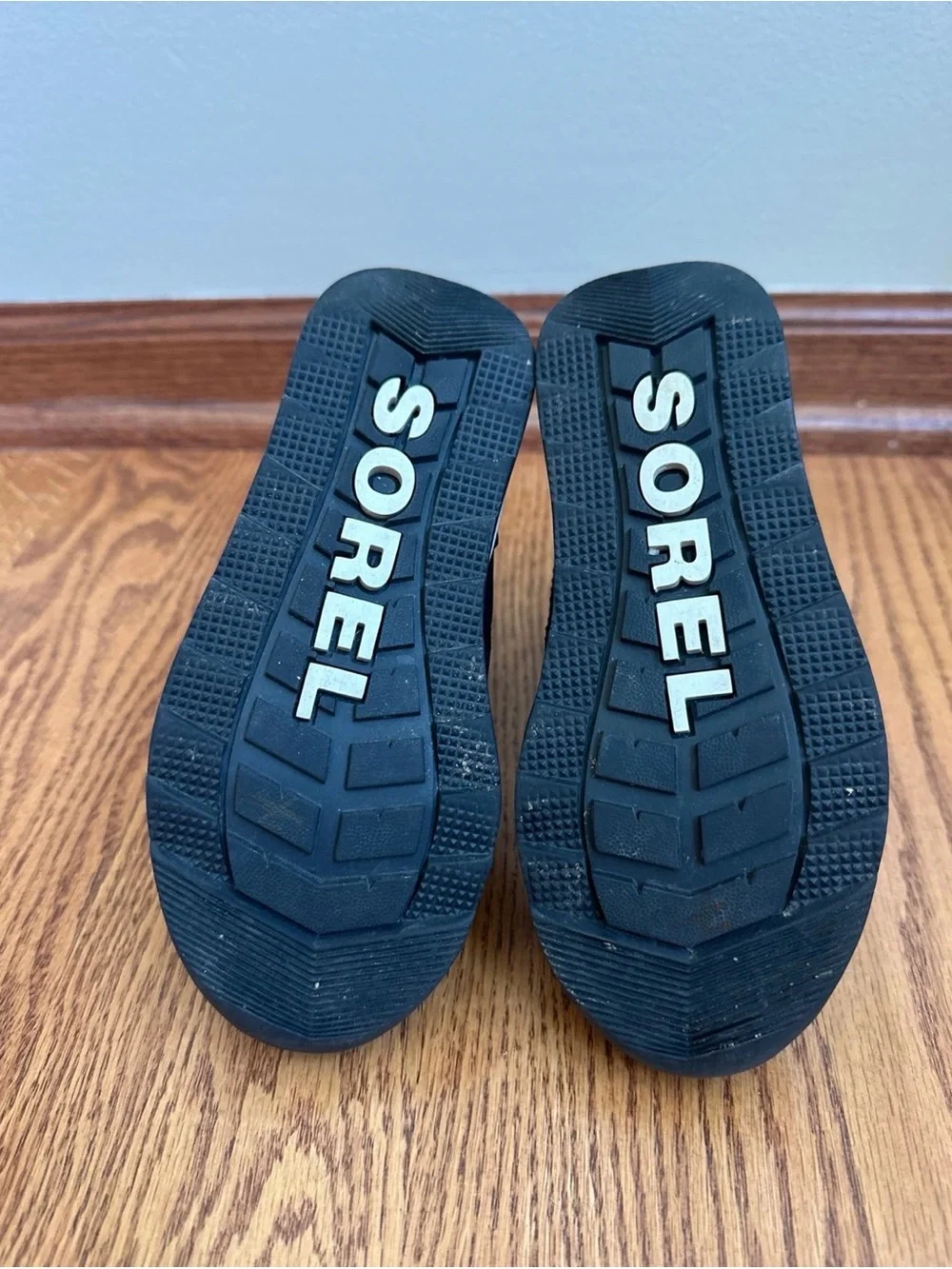 Sorel Whitney II Waterproof Winter Boots Kids 11 Velcro